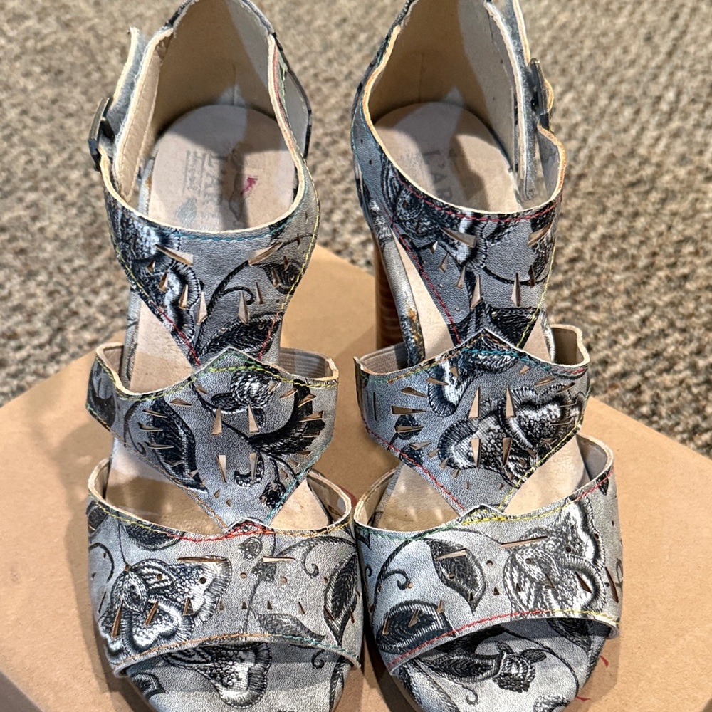 Chic Gray Patterned Women's Heels - image 1